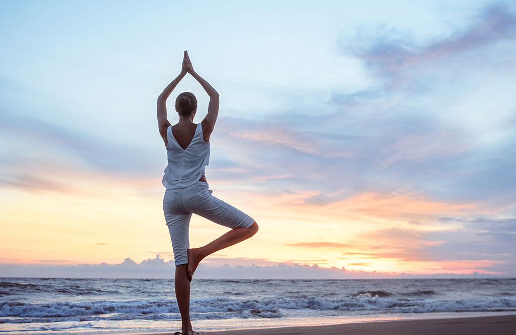 Aprende Surf y Yoga Experiencia Pack Tapas & Surf
